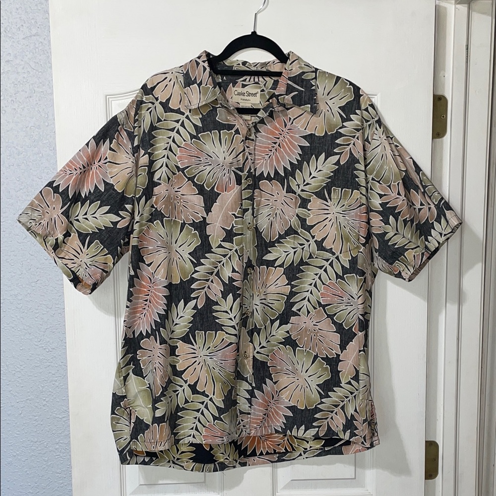 Cooke Street Honolulu Hawaiian Button Down Shirt